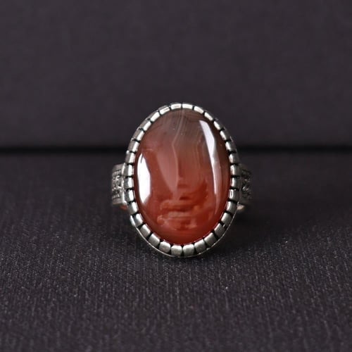 خاتم فضة رجالي عيار 925 متوج بحجر عقيق يماني كبدي...