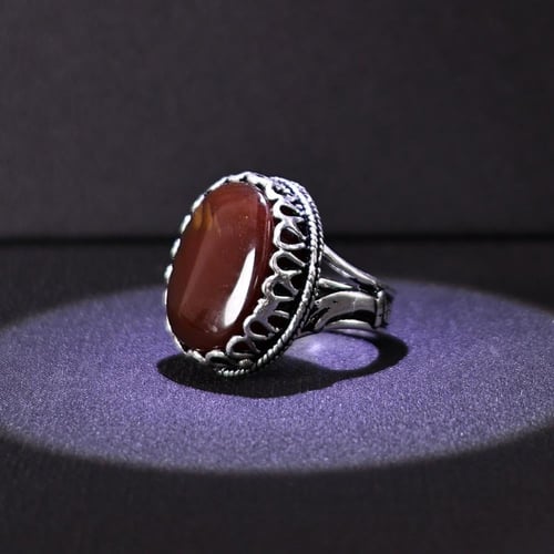 خاتم فضة رجالي عيار 925 متوج بحجر عقيق يماني كبدي...