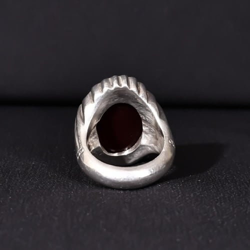 خاتم فضة رجالي عيار 925 متوج بحجر عقيق يماني كبدي...