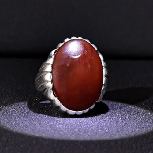 خاتم فضة رجالي عيار 925 متوج بحجر عقيق يماني كبدي...