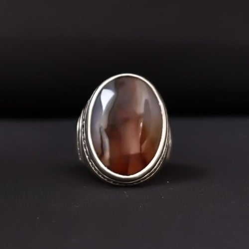 خاتم فضة رجالي عيار 925 متوج بحجر عقيق يماني مصور...