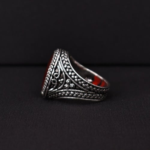 خاتم فضة رجالي عيار 925 متوج بحجر عقيق يماني كبدي...