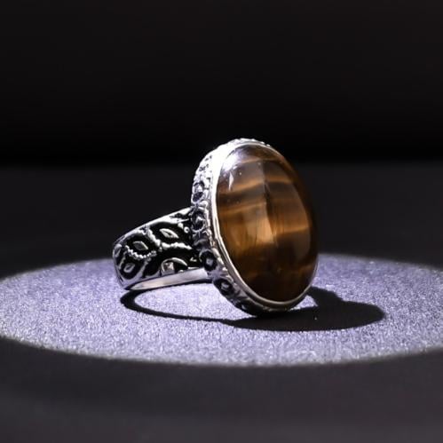 خاتم فضة رجالي عيار 990 متوج بحجر عين النمر