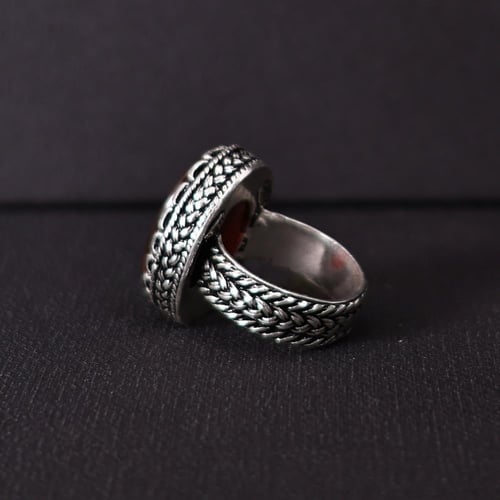 خاتم فضة رجالي عيار 925 متوج بحجر عقيق يماني كبدي...