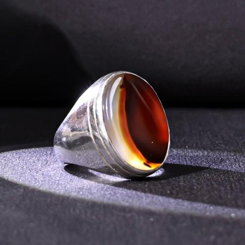 خاتم فضة رجالي عيار 925 متوج بحجر عقيق يماني مصور...