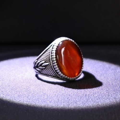 خاتم فضة رجالي عيار 925 متوج بحجر عقيق يماني كبدي...