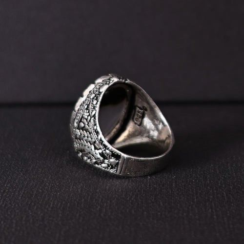 خاتم فضة رجالي عيار 925 متوج بحجر عقيق يماني مصور...