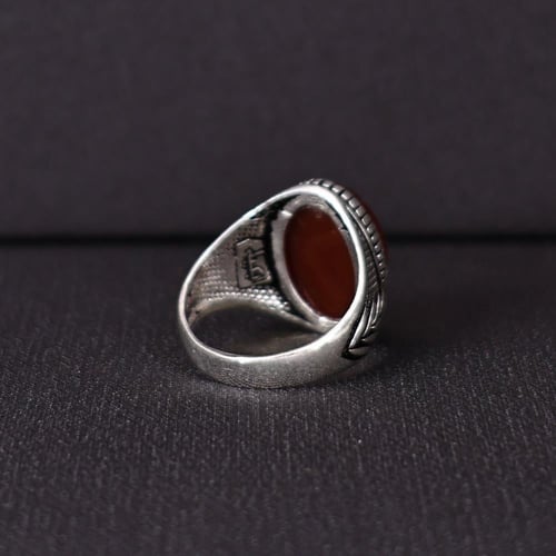 خاتم فضة رجالي عيار 925 متوج بحجر عقيق يماني كبدي...