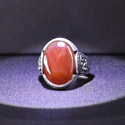 خاتم فضة رجالي عيار 925 متوج بحجر عقيق يماني كبدي...