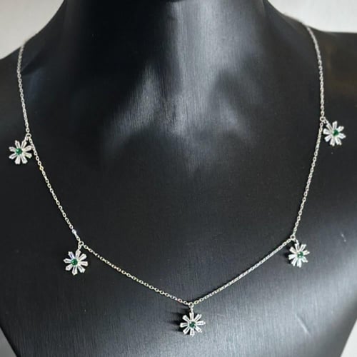 طقم فضة عيار 925 مرصع بحجر الزركون الأخصر