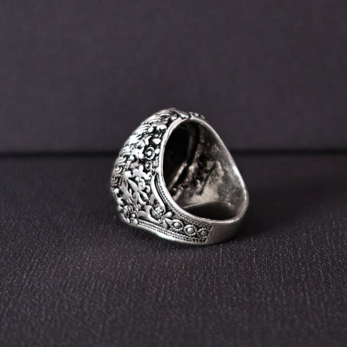 خاتم فضة رجالي عيار 925 متوج بحجر عقيق يماني جزع ط...