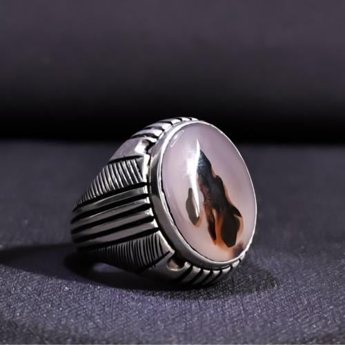 خاتم فضة رجالي عيار 950 متوج بحجر عقيق يماني مصور...