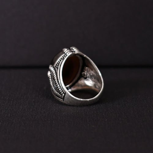 خاتم فضة رجالي عيار 925 متوج بحجر عقيق يماني مصور...