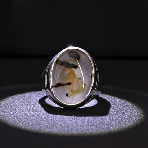 خاتم فضة رجالي عيار 925 متوج بحجر عقيق يماني مصور...