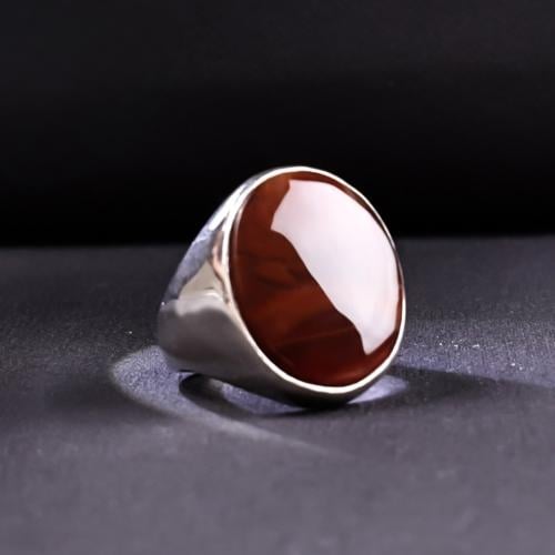 خاتم فضة رجالي عيار 925 متوج بحجر عقيق يماني كبدي...