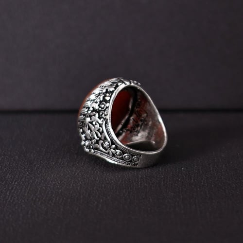 خاتم فضة رجالي عيار 925 متوج بحجر عقيق يماني كبدي...