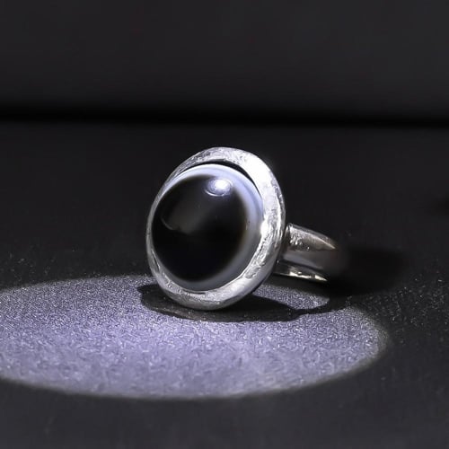 خاتم فضة رجالي عيار 990 متوج بحجر عقيق بقراني طبيع...