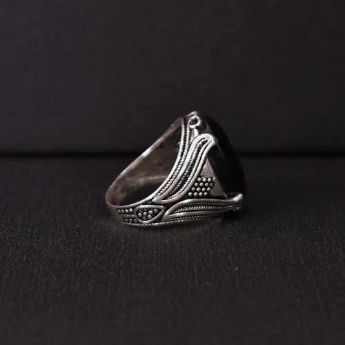 خاتم فضة رجالي عيار 925 متوج بحجر عقيق يماني طبيعي