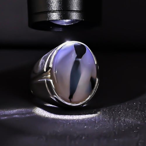 خاتم فضة رجالي عيار 925 متوج بحجر عقيق يماني مصور...