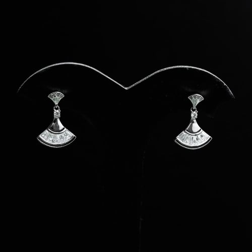 حلق فضة عيار 925 مرصع بحجر الزركون