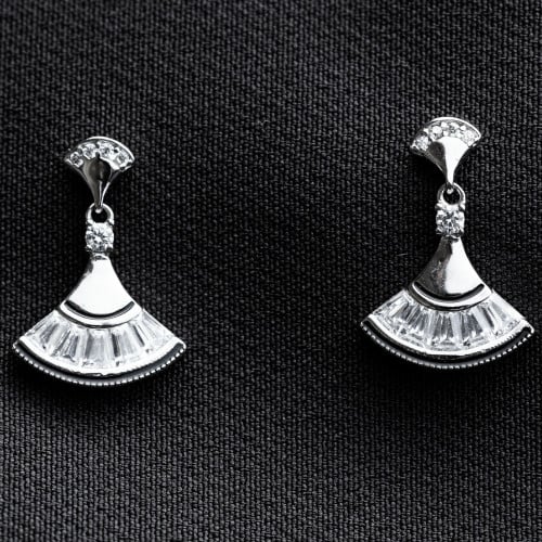 حلق فضة عيار 925 مرصع بحجر الزركون