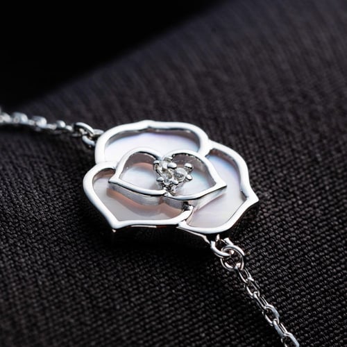 سوارة فضة عيار 925 مرصعة بحجر الزركون .