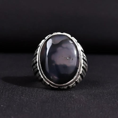 خاتم فضة رجالي عيار 950 متوج بحجر عقيق يماني مصور...