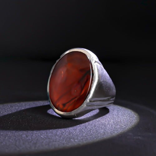 خاتم فضة رجالي عيار 925 متوج بحجر عقيق يماني كبدي...