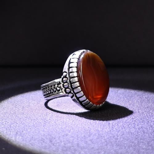 خاتم فضة رجالي عيار 925 متوج بحجر عقيق يماني كبدي...