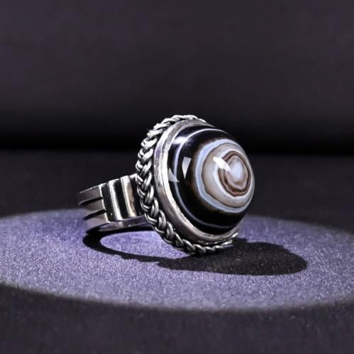 خاتم فضة رجالي عيار 925 متوج بحجر عقيق سليماني طبي...