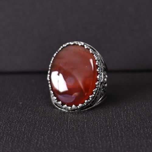 خاتم فضة رجالي عيار 925 متوج بحجر عقيق يماني كبدي...