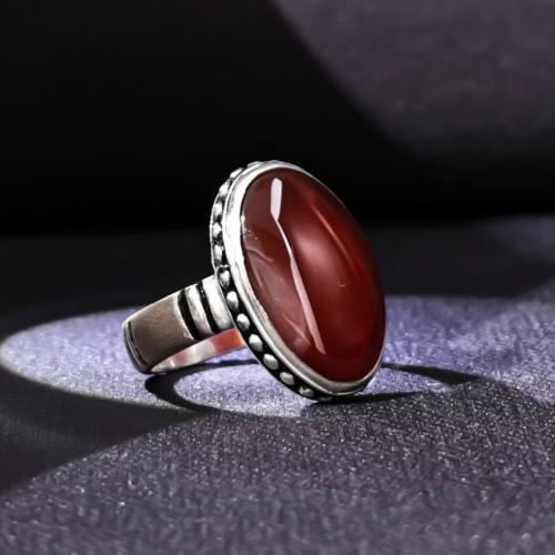 خاتم فضة رجالي عيار 990 متوج بحجر عقيق يماني كبدي...