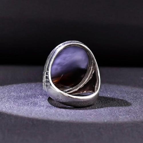 خاتم فضة رجالي عيار 950 متوج بحجر عقيق يماني مصور...