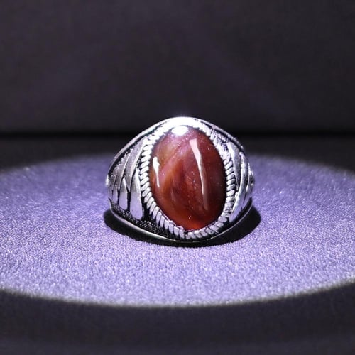 خاتم فضة رجالي عيار 925 متوج بحجر عقيق يماني كبدي...