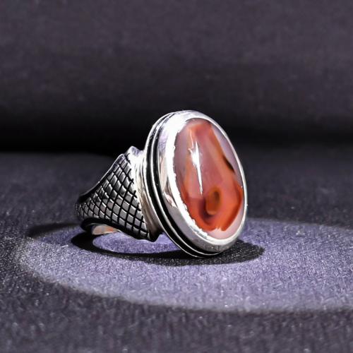 خاتم فضة رجالي عيار 950 متوج بحجر عقيق يماني مصور...