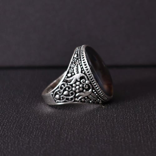 خاتم فضة رجالي عيار 925 متوج بحجر عقيق يماني مجزع...