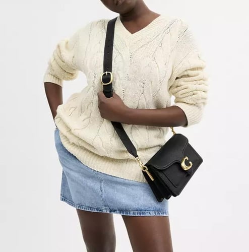 حقيبه كوتش اسود وذهبي Tabby 26