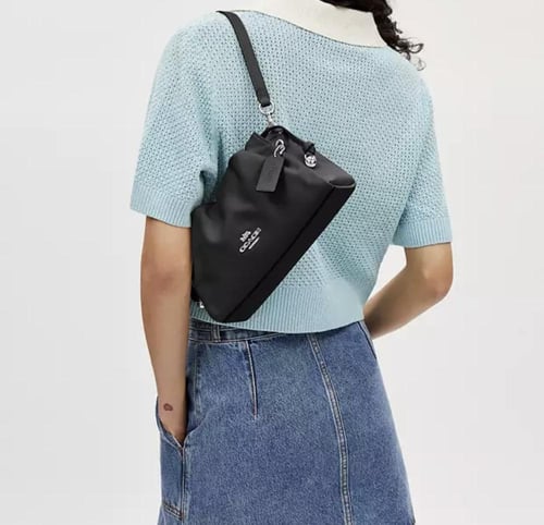 حقيبه كوتش المقاس الوسط Faye