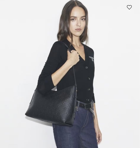 حقيبه توري بورش T MONOGRAM PEBBLE MESSENGE