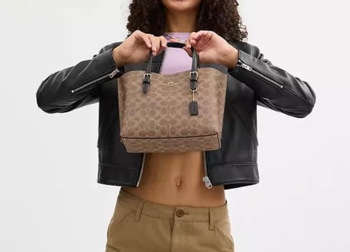 حقيبه كوتش المقاس الوسط Mollie