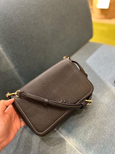 حقيبه توري بورش Thea