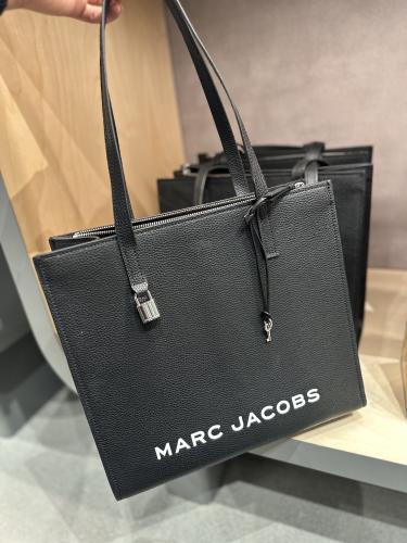 حقيبه مارك جاكوبز المقاس الكبير