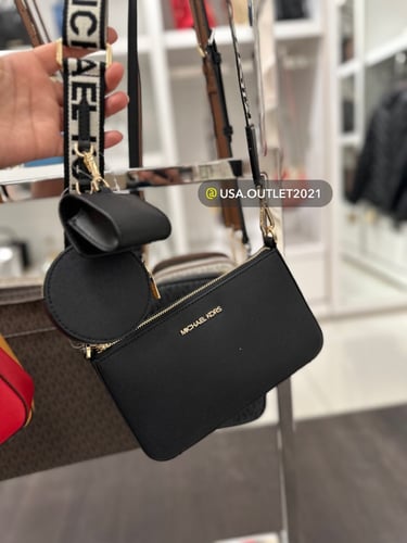 حقيبة مايكل كورس لون أسود Jet Set Saffiano