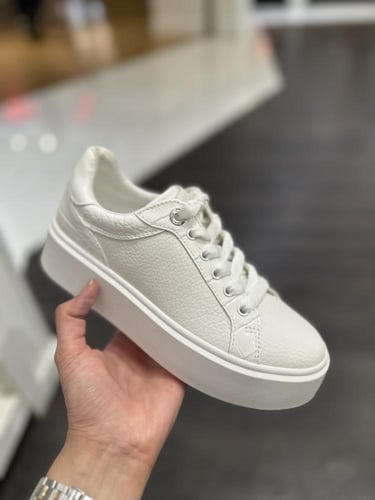 حذاء مايكل كورس Romey Sneaker