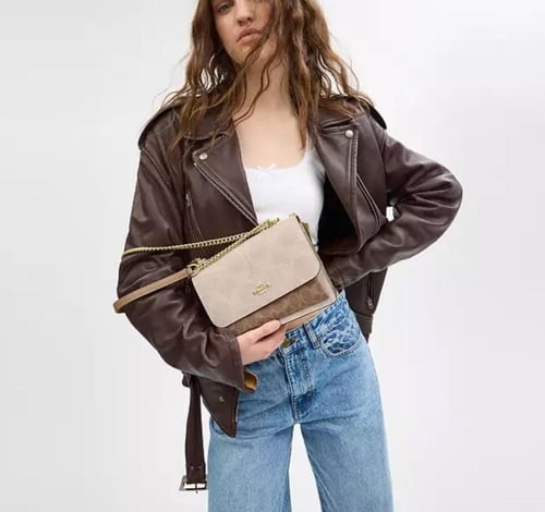 حقيبه كوتش المقاس الوسط klare