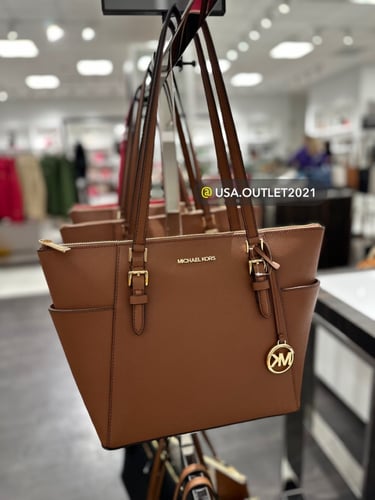 حقيبة مايكل كورس لون بني Charlotte