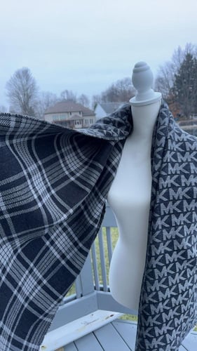 شال مايكل كورس