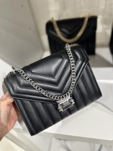 حقيبه مايكل كورس لون اسود وفضي Whitney