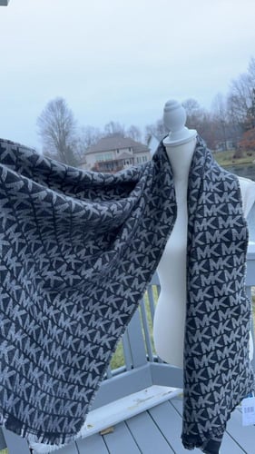 شال مايكل كورس