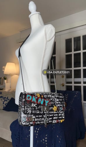 حقيبه DKNY